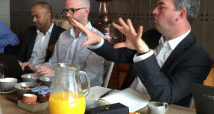 1 big software roundtable 7jpg Canonical: 'rip up the rule book' for engineers