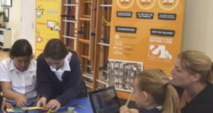 1 ebuyer school webjpg PCR visits a school: Ebuyer backs school workshops