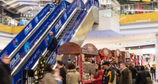 2 christmas shopping webjpg How important is Christmas to retailers?