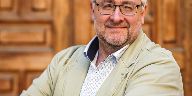 Eric Gourmelen 2 Arrow Electronics announces global availability of ArrowSphere Assistant AI Cloud business companion
