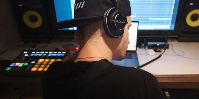 Koss Pro4S Lifestyle copy Audiologic and TP-Link partner on network solution AV systems