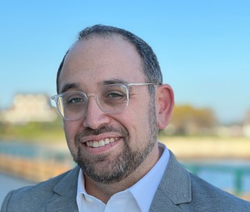 Larry Zoll Larry Zoll appointed global director of operations at The LED Studio