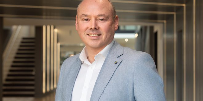 Simon Bennett TDS 2025 TD Synnex partners Ciena for optical networking