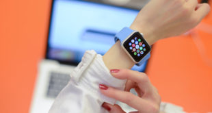 apple watch business mainjpg All smartwatches have security flaws, so who?s responsible for their protection?