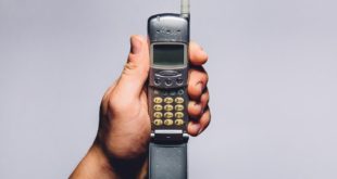 hand top white old Two thirds of Brits embarrassed by their out of date tech