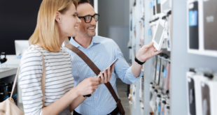 shopping fotolia 162747166 subscription monthly xxl PCR's guide to smartphone accessories